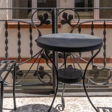 Aparthotel El Petit Palauet Canet De Mar
