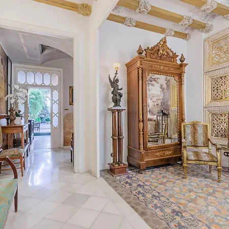El Petit Palauet Aparthotel