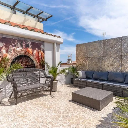 El Petit Palauet Aparthotel