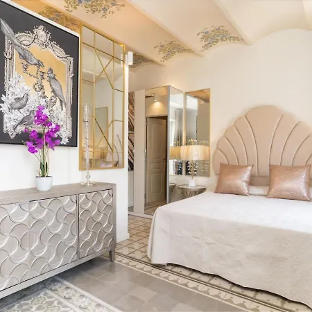 El Petit Palauet Aparthotel