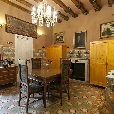 El Petit Palauet Aparthotel