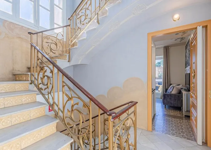 El Petit Palauet Апарт-отель